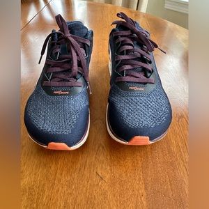 Altra Women’s Torin 4 Plush Running Shoe